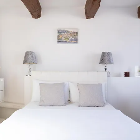 Апартаменты Vallettastay Skyline Sea View Studio *
